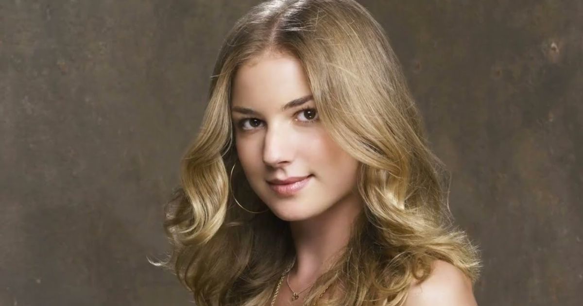 How Old is Emily VanCamp Actress’s Journey Through Time (2024)